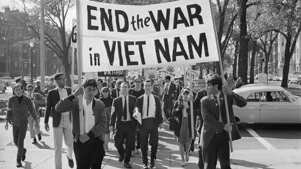 The Vietnam war: Part 6 - Everything falls apart