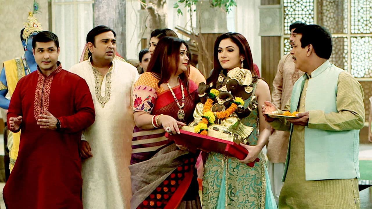 Rajni Performs Visarjan Rituals