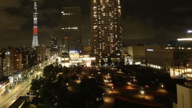 Big City, in a Park Boiled by Monsters